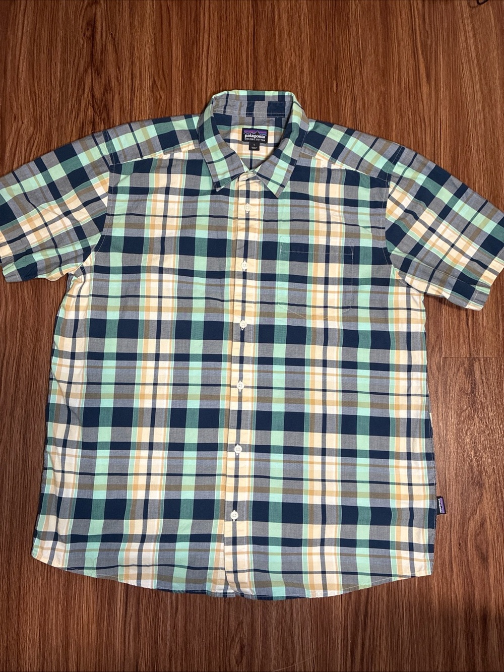 Patagonia Men's Short-Sleeve Plaid Button-Down Shirt - Mint, Navy, Cream